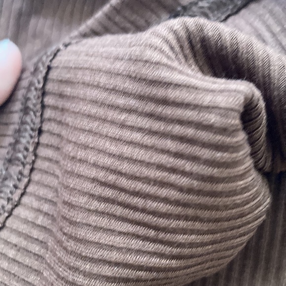 Brown Cropped Tank top. Size: M (US6), Brand: Shein, Color: Brown - Picture 4 of 4